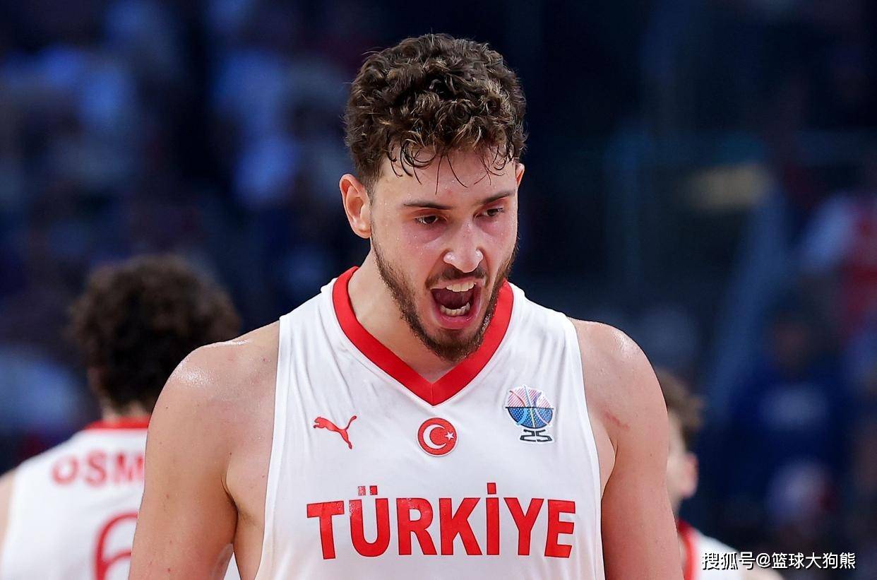 名记喊话梦之队:3年之后该让火箭队阿门加入!防守已是王牌技能