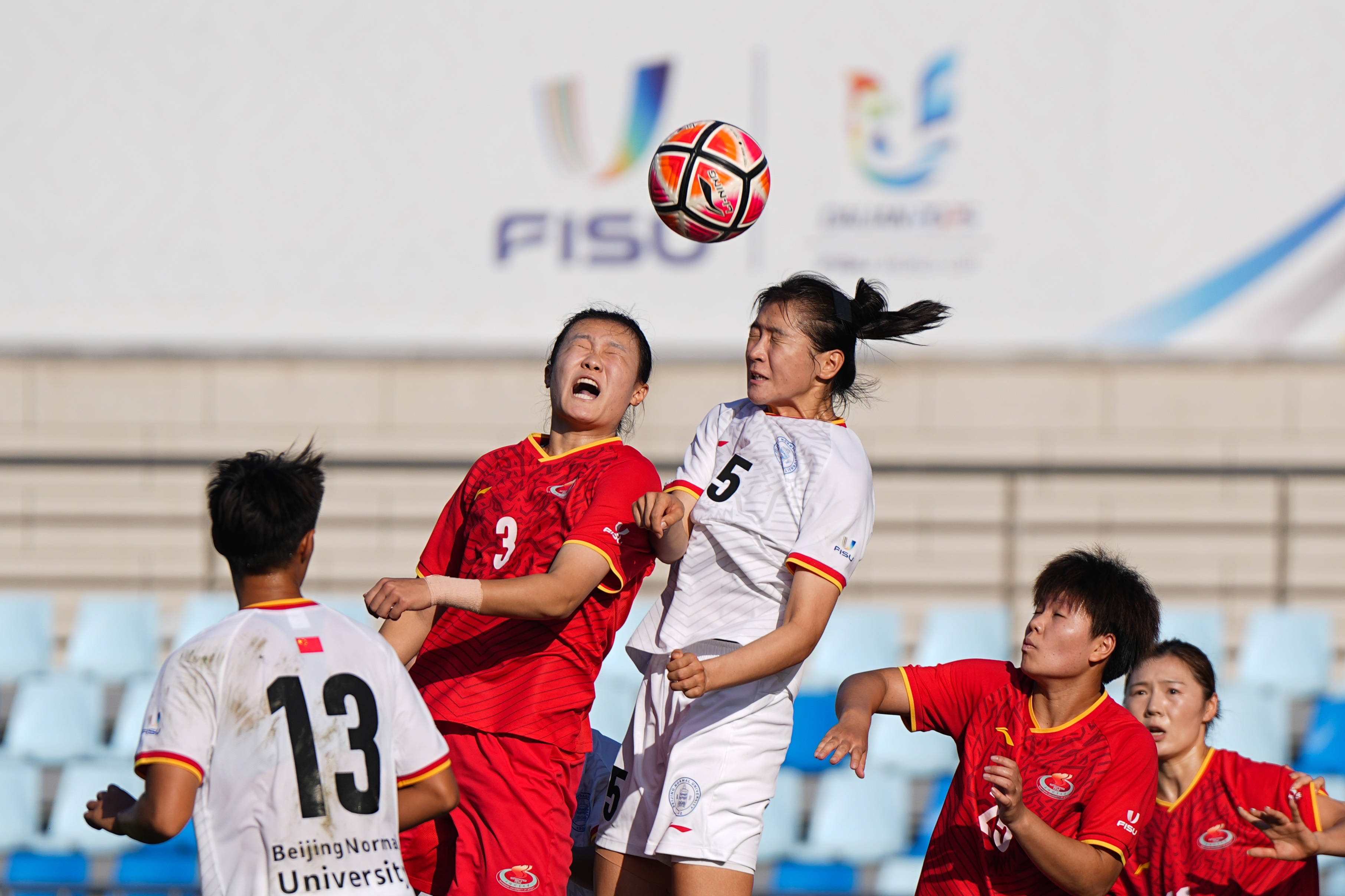 （体育）足球——国际大体联足球世界杯：上海体育大学女足晋级决赛