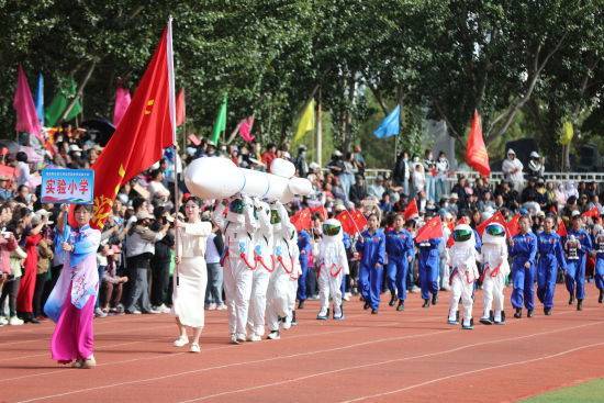 梅里斯达斡尔族区民族体育运动大会盛大开幕民族风情与体育精神交相辉映