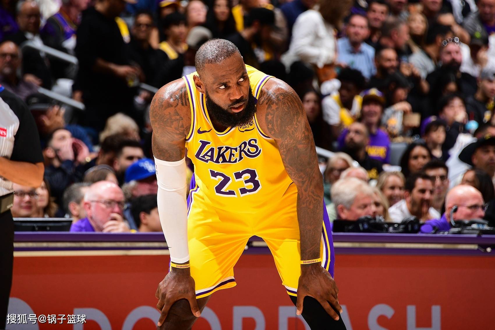 想办科比式退役巡演,詹姆斯寻求续约遭拒!佩林卡:会给绝对尊重