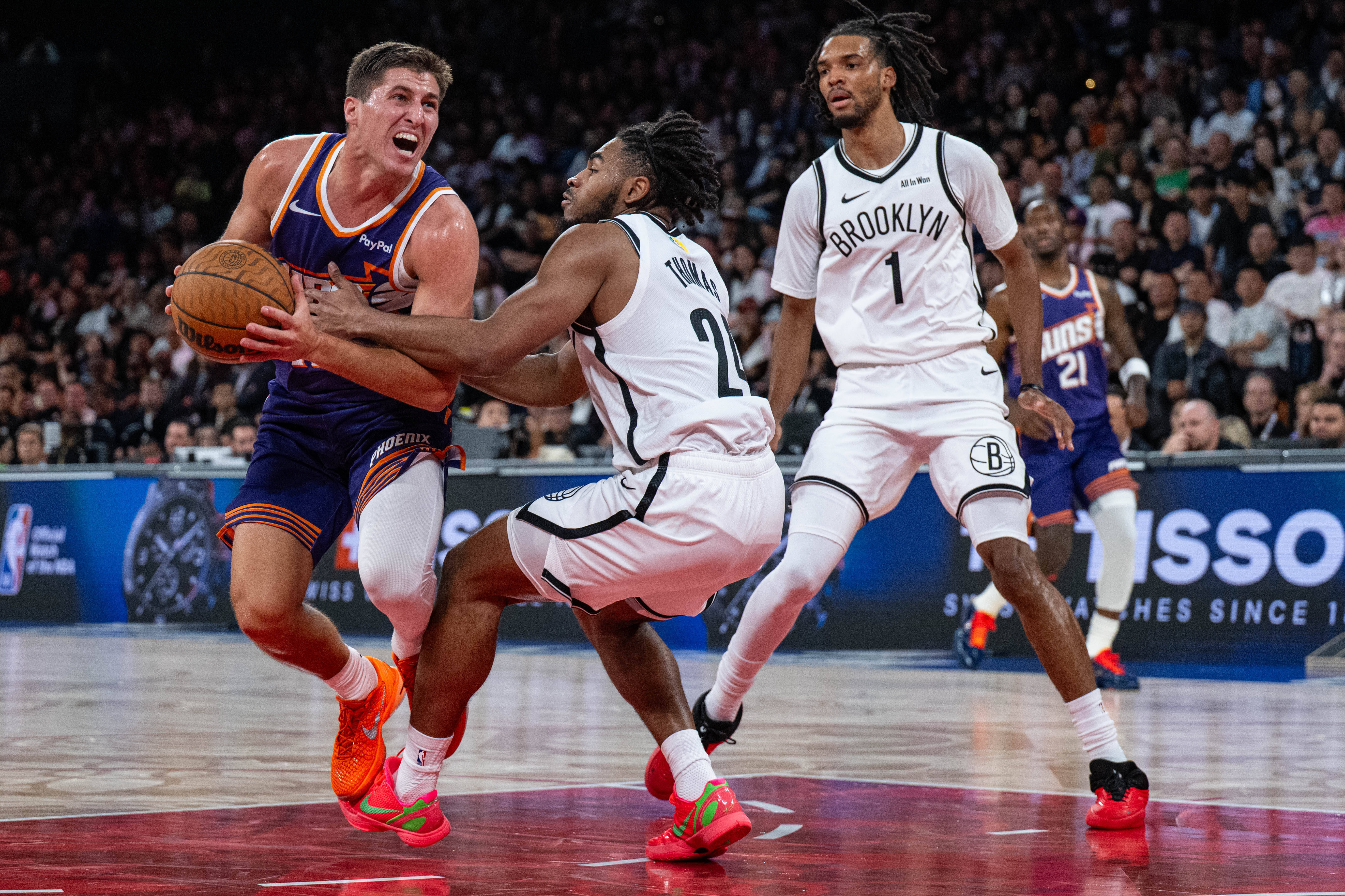 （体育）篮球——NBA季前赛：太阳胜篮网