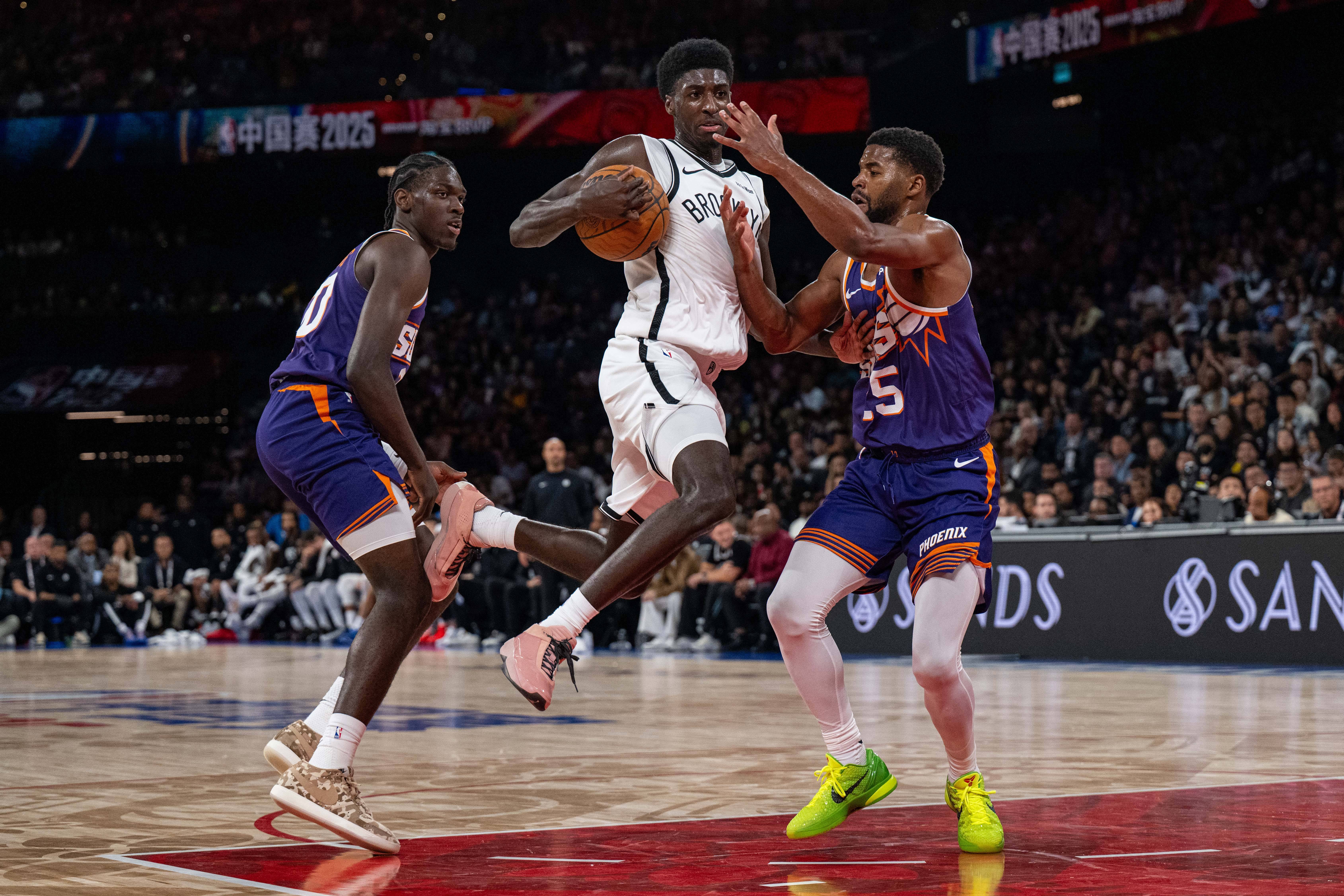 （体育）篮球——NBA季前赛：太阳胜篮网