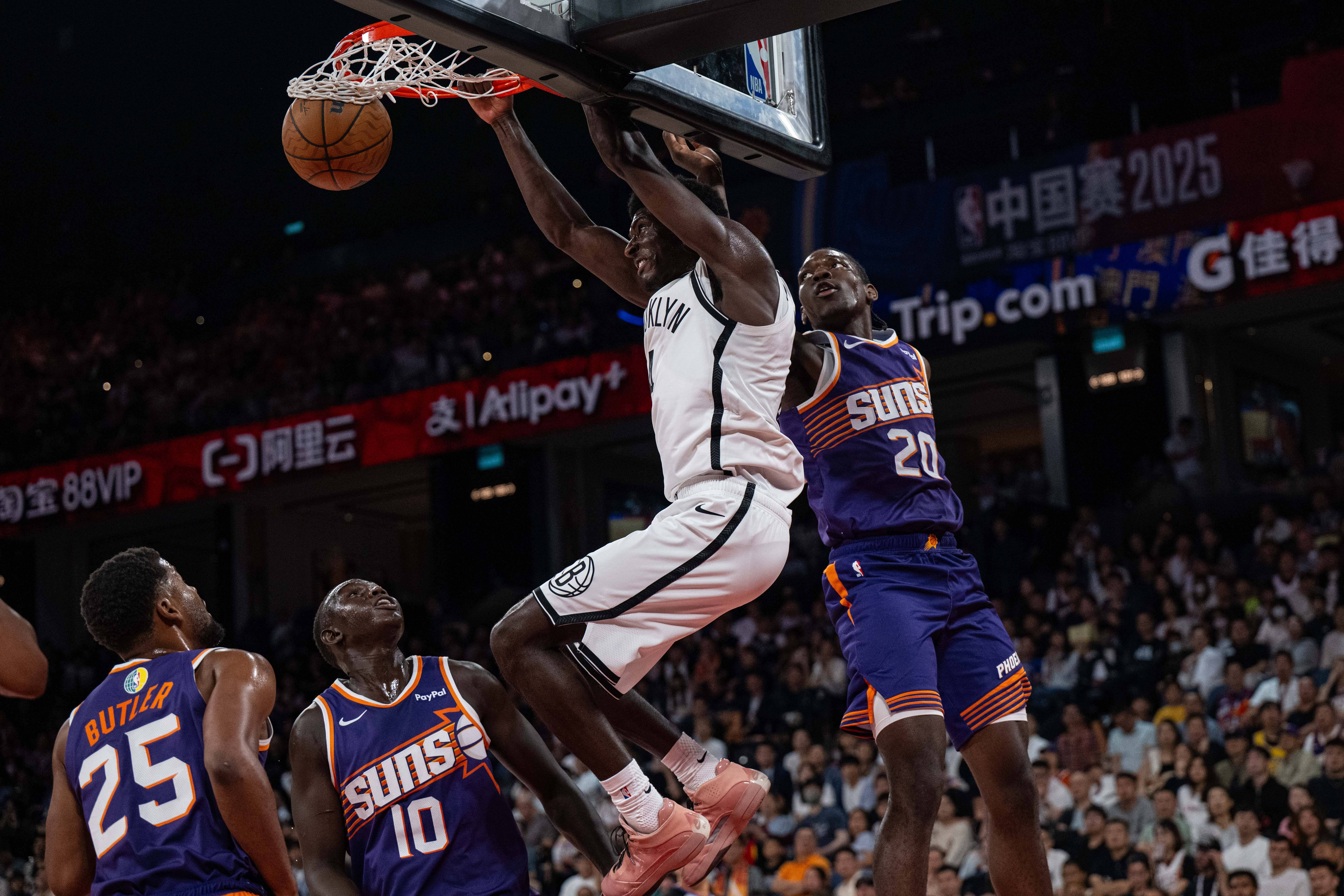 （体育）篮球——NBA季前赛：太阳胜篮网