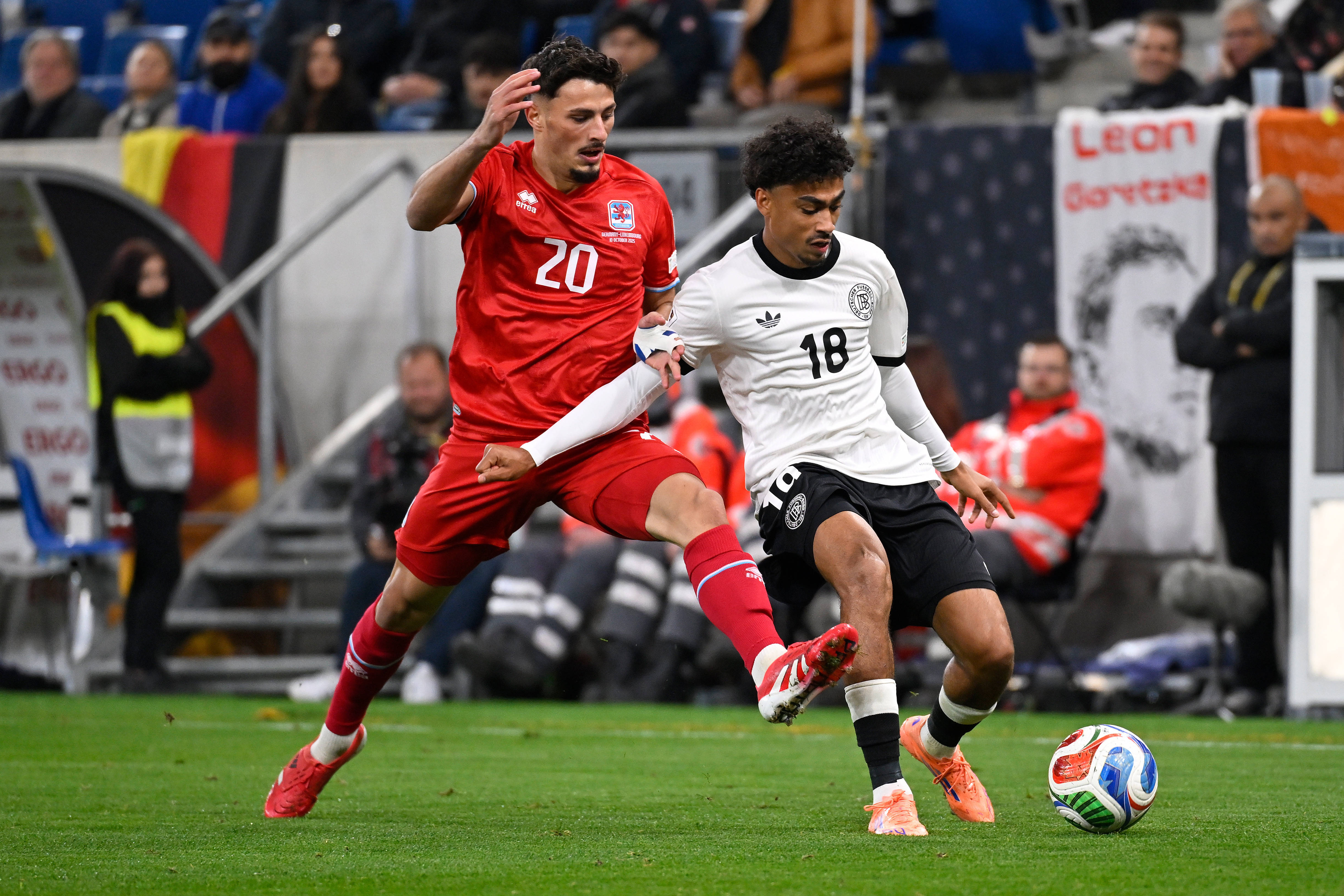 （体育）足球——世界杯预选赛：德国胜卢森堡