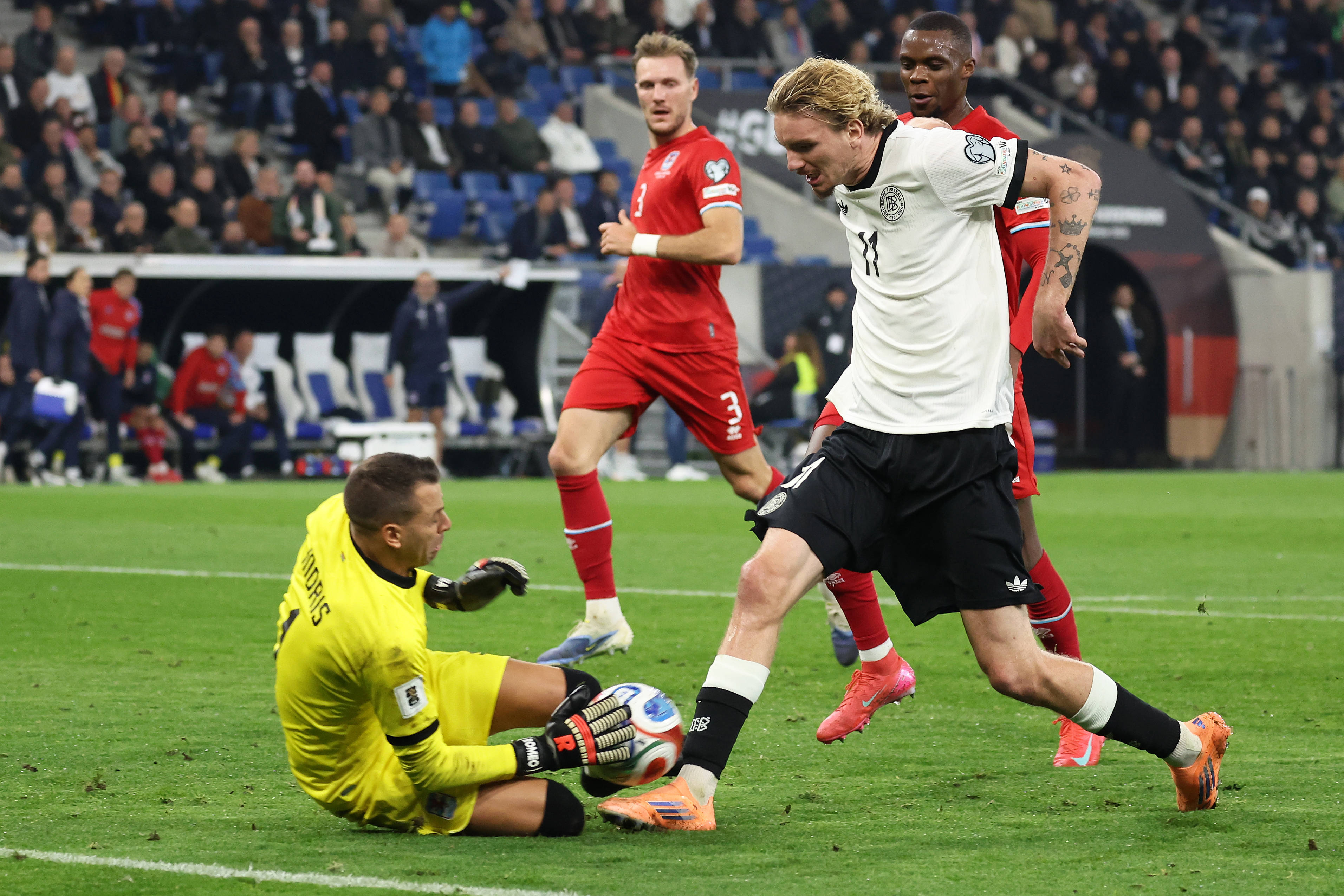 （体育）足球——世界杯预选赛：德国胜卢森堡