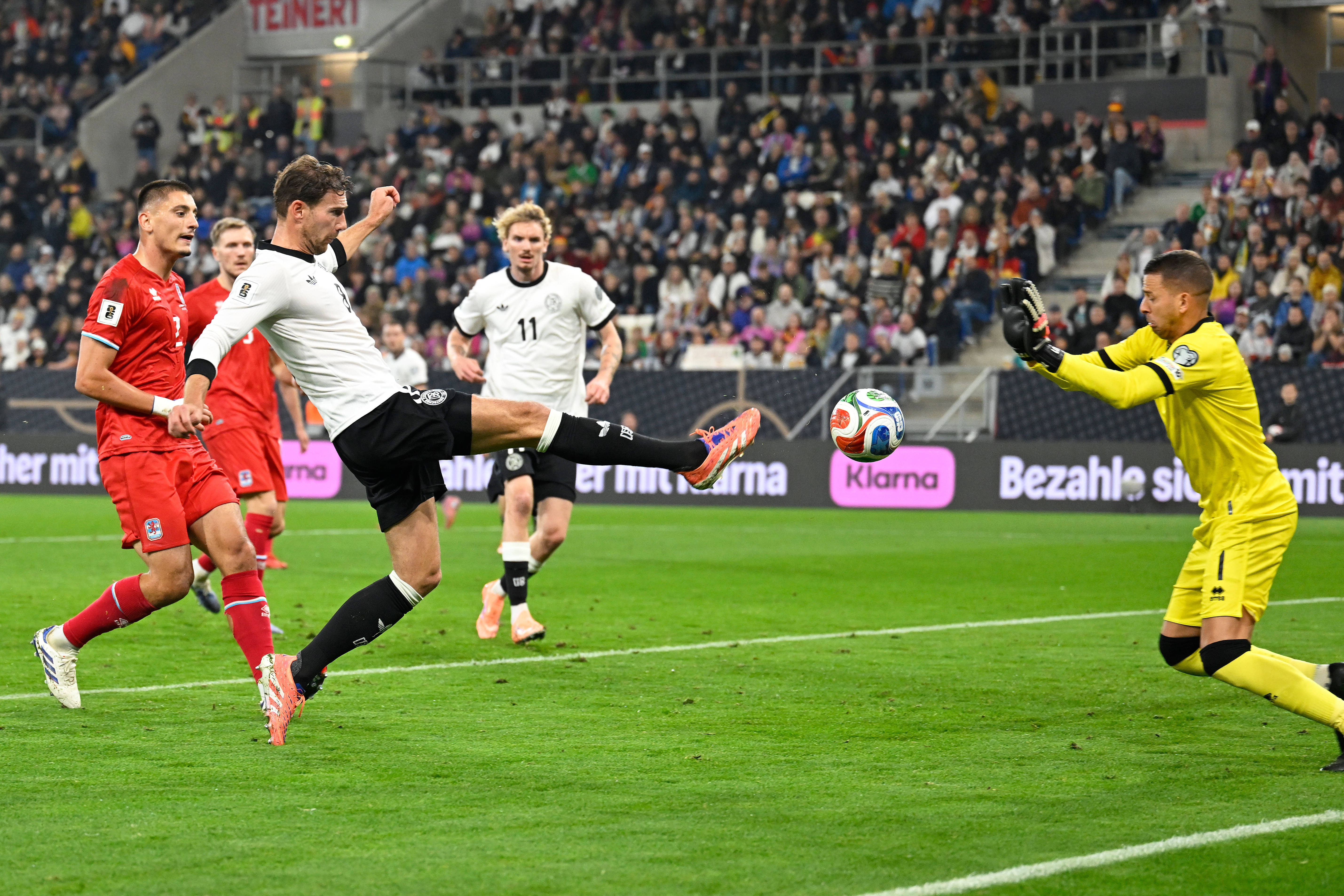 （体育）足球——世界杯预选赛：德国胜卢森堡