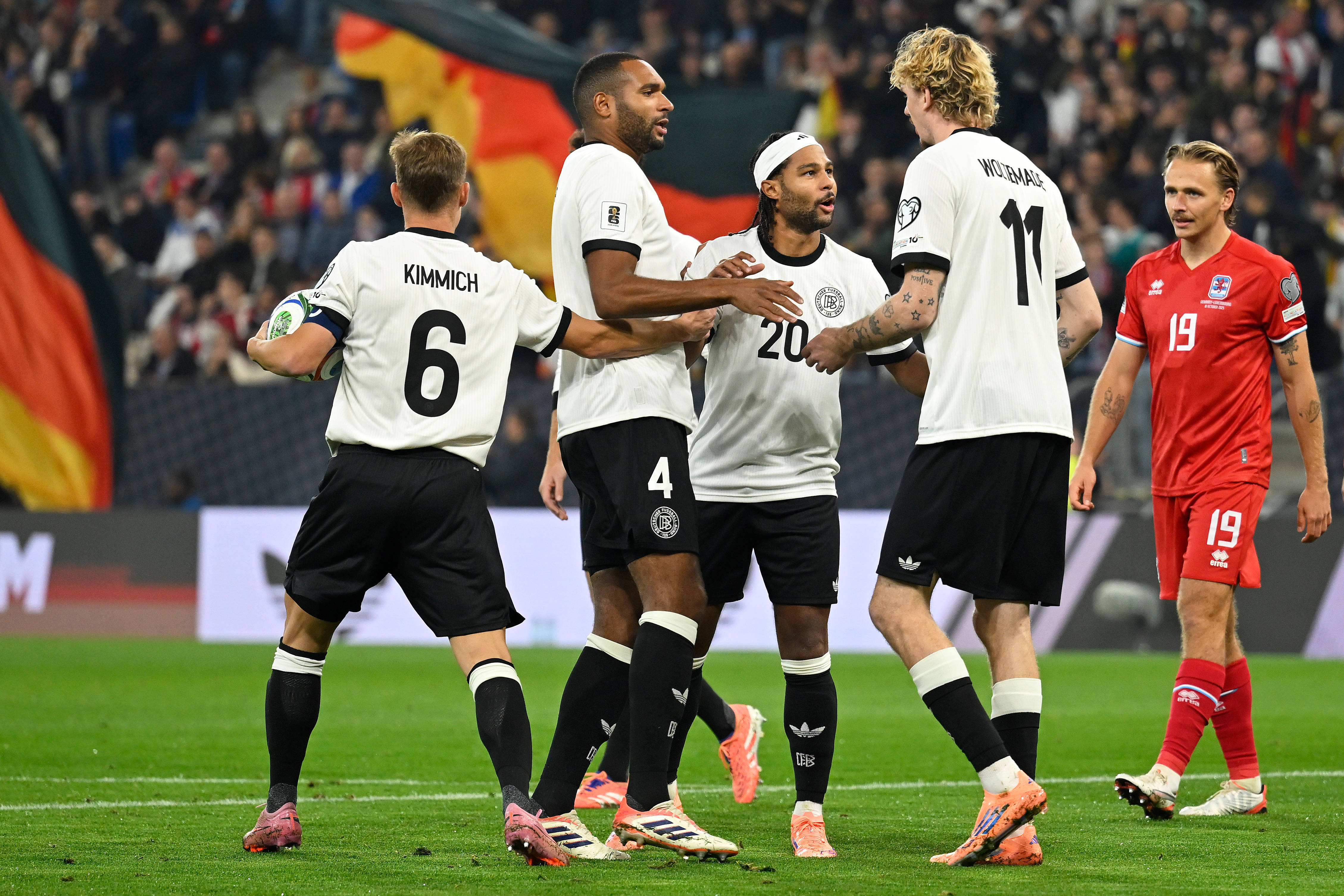 （体育）足球——世界杯预选赛：德国胜卢森堡