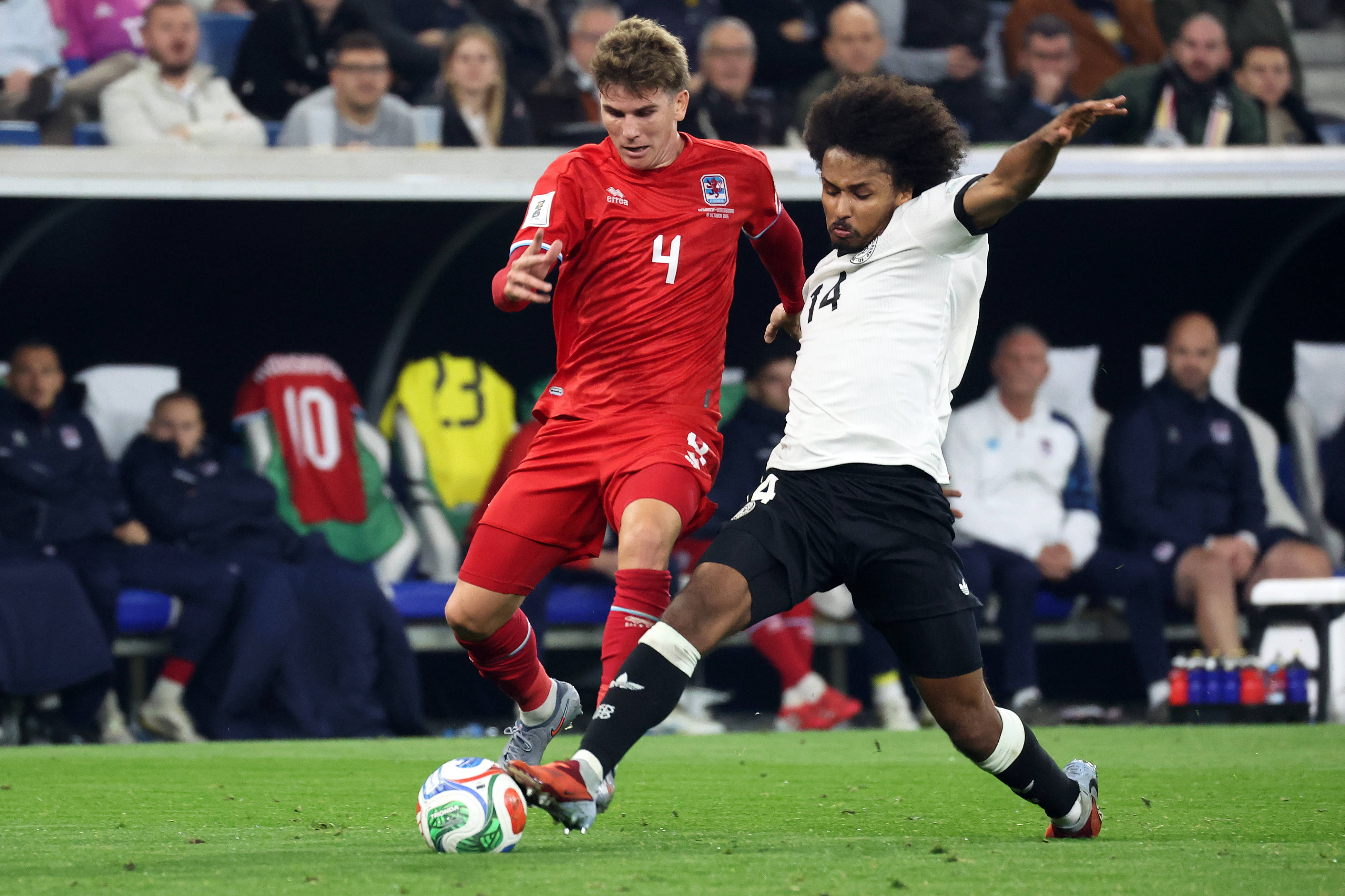 （体育）足球——世界杯预选赛：德国胜卢森堡