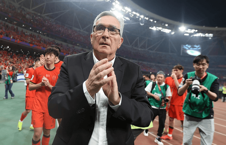 伊万表态:还想执教国足,40年+13冠+世界杯第3,真不是骗子